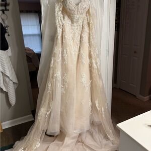 White Cream Lace Wedding Dress